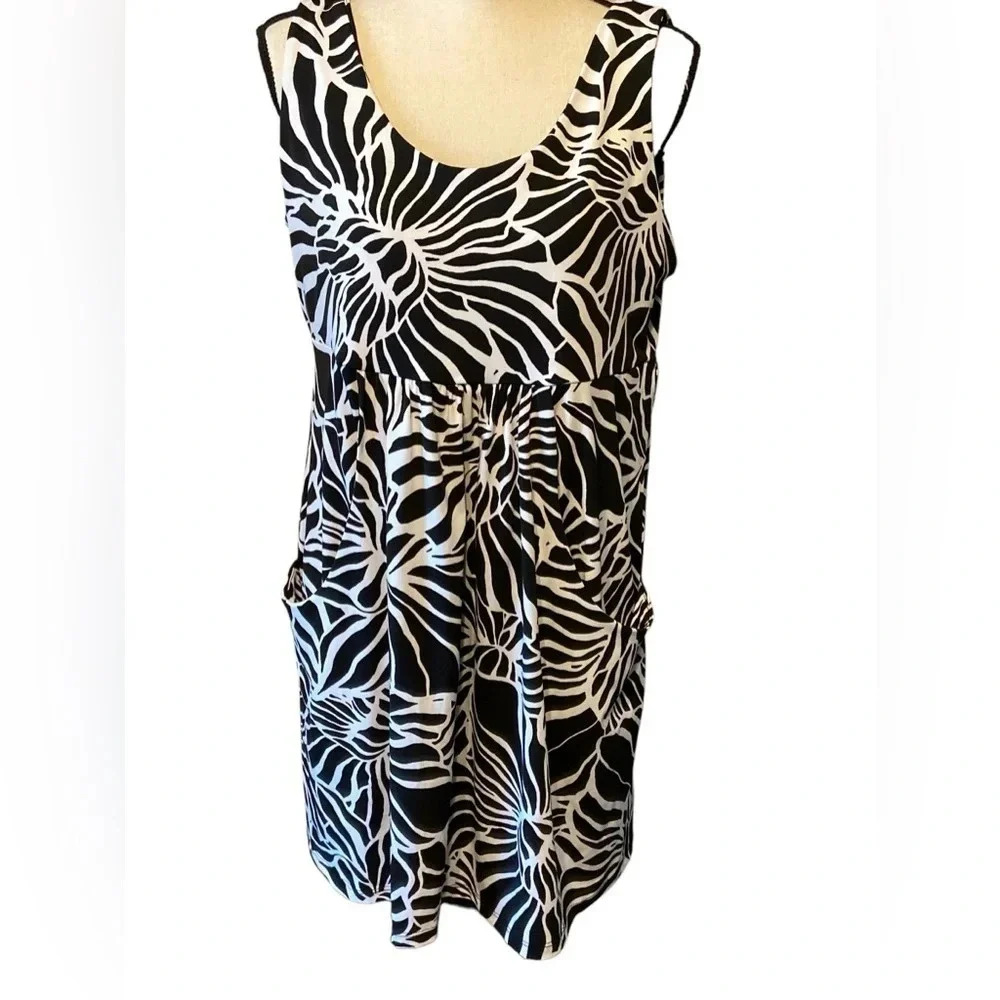 Black and white Serene dress